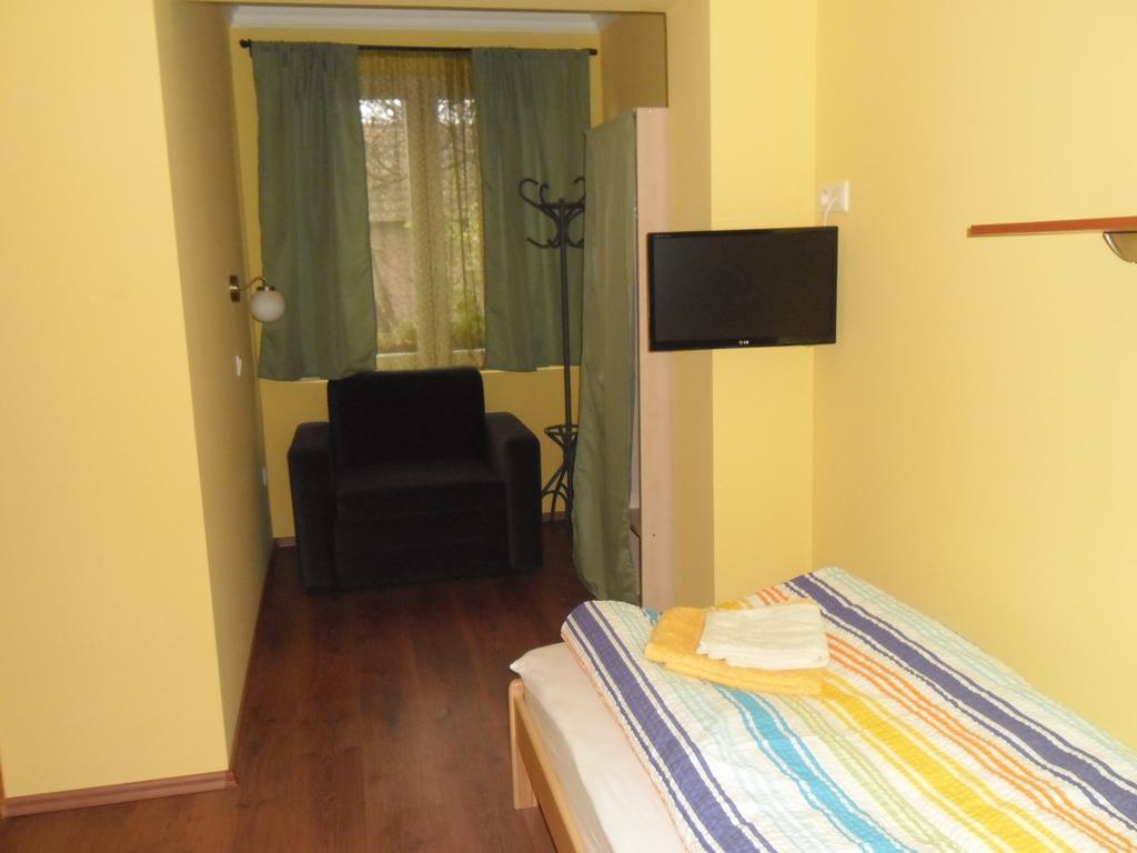 Attila Vendeghaz Tapioszentmarton Hotell Rom bilde